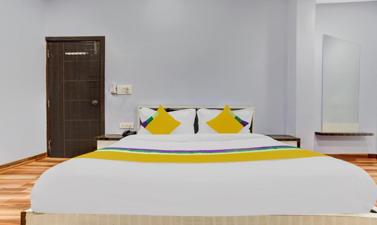 Treebo Trip Utsav Inn Indore Eksteriør bilde