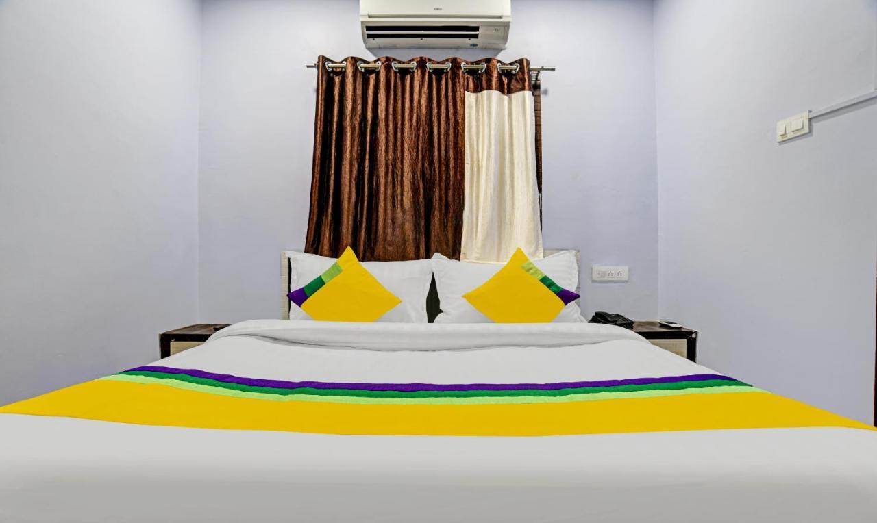 Treebo Trip Utsav Inn Indore Eksteriør bilde